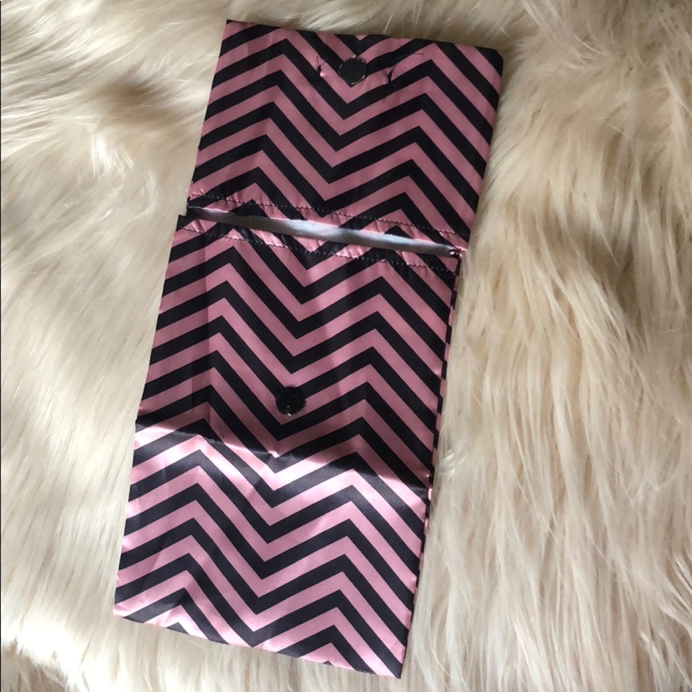 NWOT Mac Cosmetics Soft Makeup Bag Pink Black - Picture 3 of 3